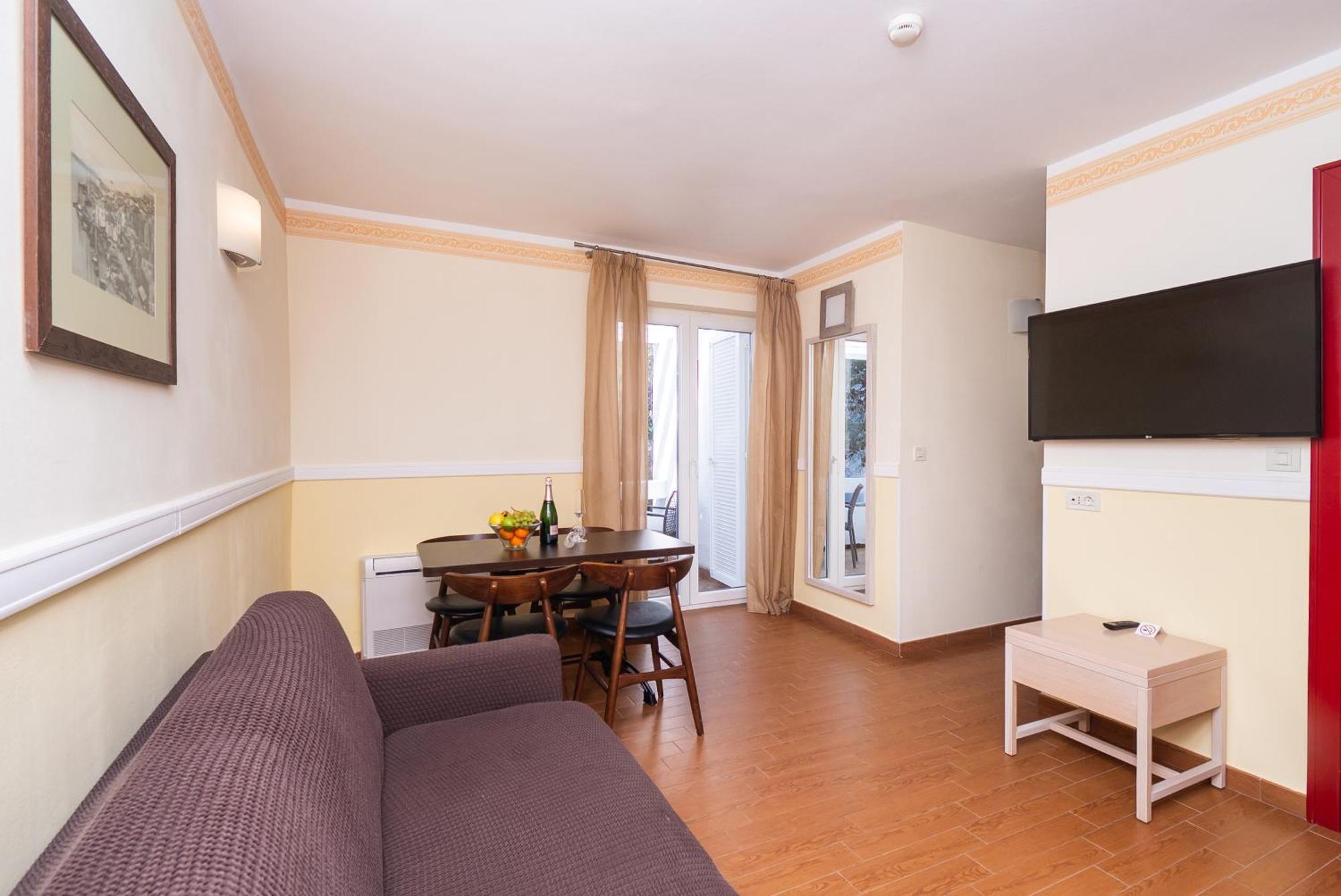 Amadria Park Apartments شيبينيك المظهر الخارجي الصورة